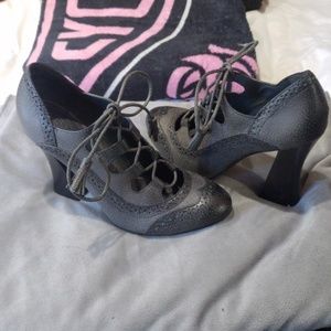 Tory Burch Ghillie Oxford Pumps Astrid